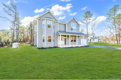 42 Judith Drive, Coram, NY 11727 - Photo 2