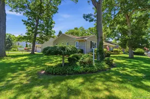 22 Stephens Ct, Hauppauge, NY 11788 - Photo 34