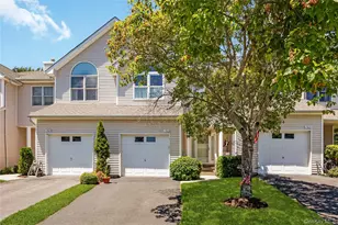 1302 Willow Pond Dr, Riverhead, NY 11901 - Photo 4