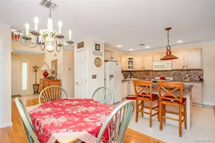 1302 Willow Pond Dr, Riverhead, NY 11901 - Photo 12