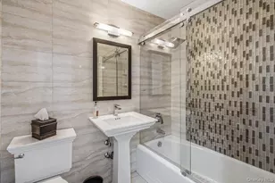 166-25 Powells Cove Blvd, Whitestone, NY 11357 - Photo 16