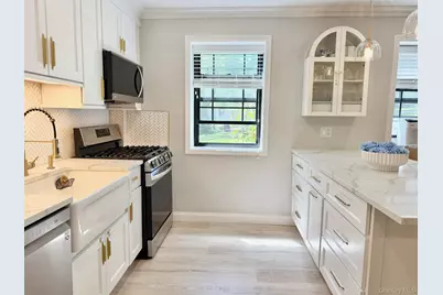 1271 California Road #D-3, Eastchester, NY 10709 - Photo 6