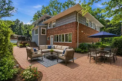 186 N Stratford, Roslyn Heights, NY 11577 - Photo 32