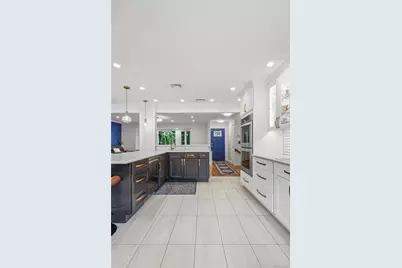 186 N Stratford, Roslyn Heights, NY 11577 - Photo 12
