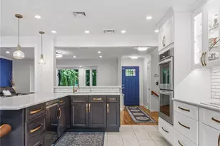 186 N Stratford, Roslyn Heights, NY 11577 - Photo 12