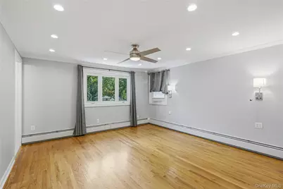 186 N Stratford, Roslyn Heights, NY 11577 - Photo 24