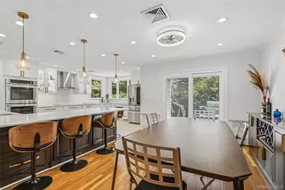 186 N Stratford, Roslyn Heights, NY 11577 - Photo 8