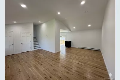 354 Easton Street, Ronkonkoma, NY 11779 - Photo 10