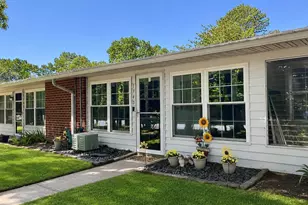 134 Eastbourne Ct, Ridge, NY 11961 - Photo 2