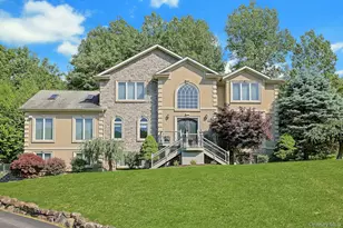 6 Cheesecote Ln, Pomona, NY 10970 - Photo 2