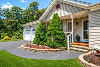 1 Peter Street, Coram, NY 11727 - Photo 4