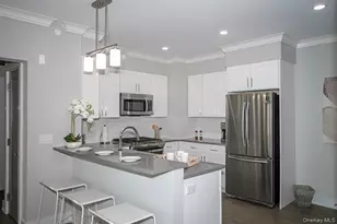 75 Circle Dr, Central Islip, NY 11722 - Photo 4