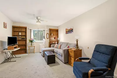 128 Scarlett Drive, Commack, NY 11725 - Photo 24