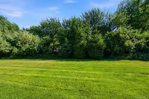 128 Scarlett Dr, Commack, NY 11725 - Photo 30