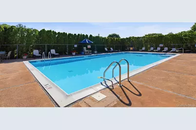 128 Scarlett Drive, Commack, NY 11725 - Photo 38