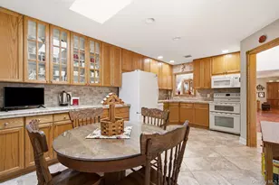 128 Scarlett Dr, Commack, NY 11725 - Photo 18