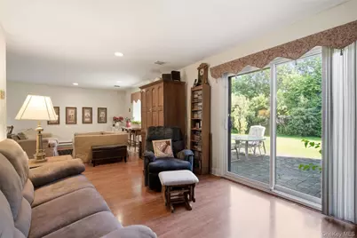 128 Scarlett Drive, Commack, NY 11725 - Photo 12