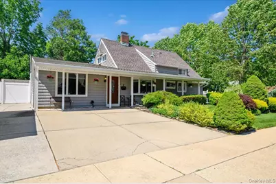 2 Bridge Lane, Hicksville, NY 11801 - Photo 2