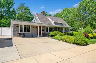 2 Bridge Ln, Hicksville, NY 11801 - Photo 2