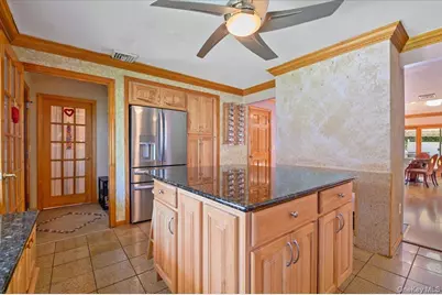 2 Bridge Lane, Hicksville, NY 11801 - Photo 10