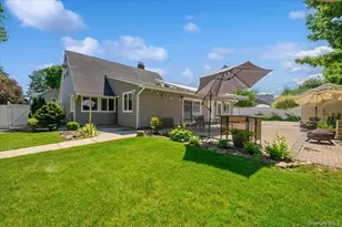 2 Bridge Ln, Hicksville, NY 11801 - Photo 38