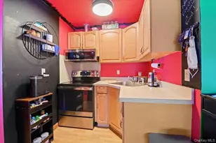 2 Bridge Ln, Hicksville, NY 11801 - Photo 28