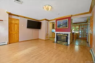 2 Bridge Ln, Hicksville, NY 11801 - Photo 6