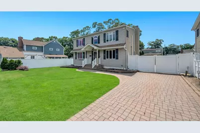 24 Worden Place, West Babylon, NY 11704 - Photo 2