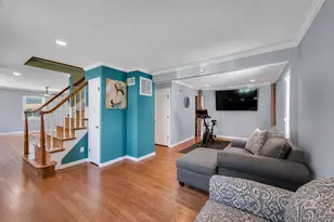 24 Worden Pl, West Babylon, NY 11704 - Photo 10
