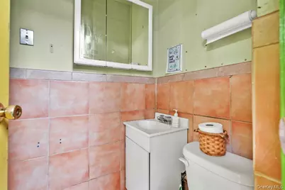 107-17 Metropolitan Avenue, Forest Hills, NY 11375 - Photo 10