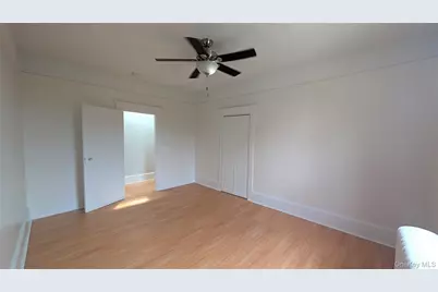 632 Middle Neck Road #2nd Floor, Great Neck, NY 11023 - Photo 10