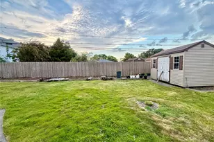 89 Bruce Ave, Hicksville, NY 11801 - Photo 24