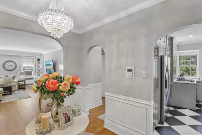 22 Hamilton Place #I3, Garden City, NY 11530 - Photo 8