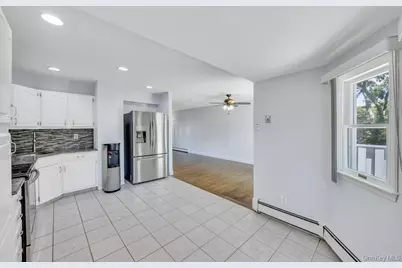 279 Haven Avenue, Ronkonkoma, NY 11779 - Photo 4