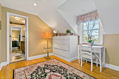 1050 Knollwood Road, White Plains, NY 10603 - Photo 24