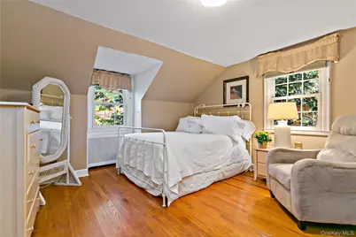 1050 Knollwood Road, White Plains, NY 10603 - Photo 22