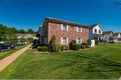 446 N Corona Avenue, Valley Stream, NY 11580 - Photo 4