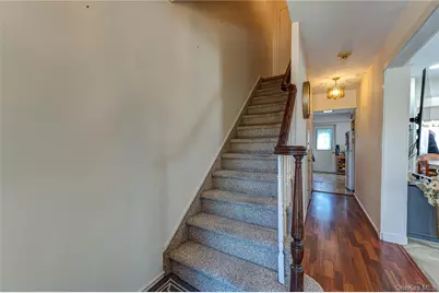 446 N Corona Avenue, Valley Stream, NY 11580 - Photo 20