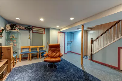 446 N Corona Avenue, Valley Stream, NY 11580 - Photo 26