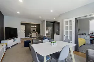 101 Old Mamaroneck Rd, White Plains, NY 10605 - Photo 6