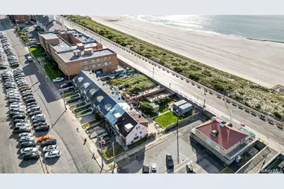 658 W Broadway, Long Beach, NY 11561 - Photo 2