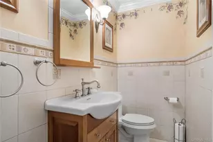 32 Westmoylan Ln, Coram, NY 11727 - Photo 12