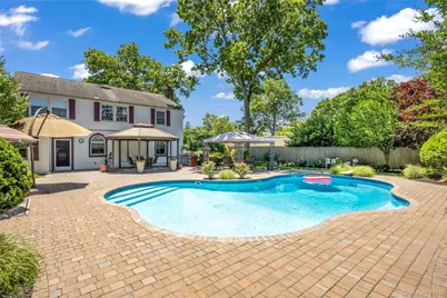 32 Westmoylan Lane, Coram, NY 11727 - Photo 24