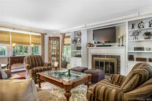 32 Westmoylan Ln, Coram, NY 11727 - Photo 6