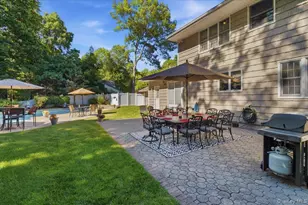 6 Redwood Dr, Dix Hills, NY 11746 - Photo 42