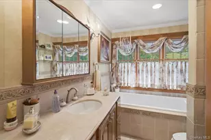 6 Redwood Dr, Dix Hills, NY 11746 - Photo 28