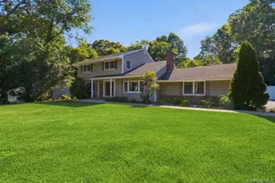 6 Redwood Dr, Dix Hills, NY 11746 - Photo 2