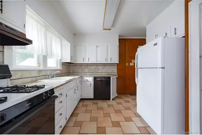 37 Florence Avenue, Fishkill, NY 12524 - Photo 6
