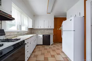 37 Florence Ave, Fishkill, NY 12524 - Photo 6