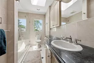 504 Staples St, Farmingdale, NY 11735 - Photo 18